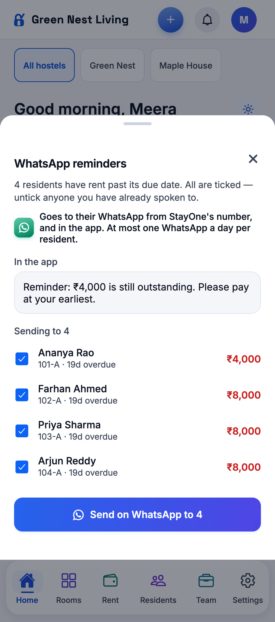 Current WhatsApp reminders sheet with four sample residents, overdue amounts, a message preview and recipient checkboxes.